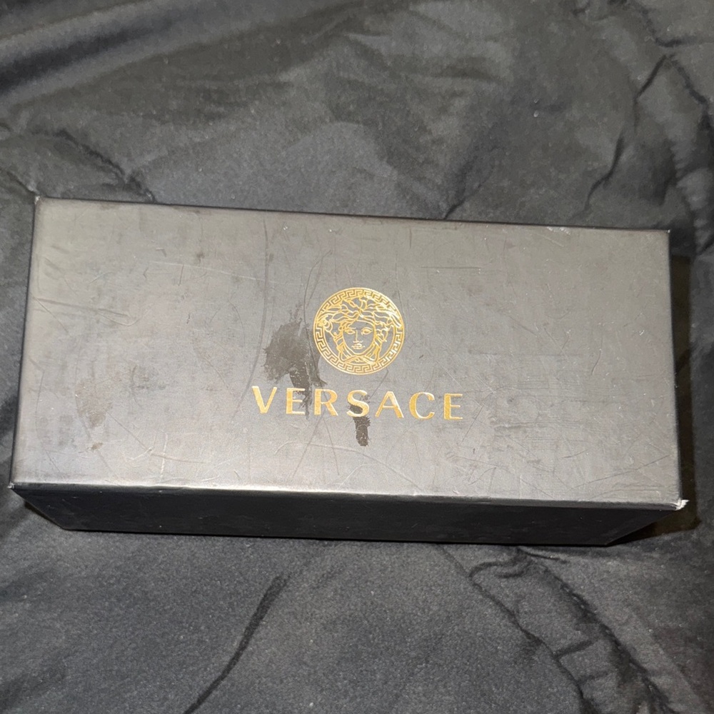 Versace - 4413 black and gold sunglasses - Picture 5 of 5